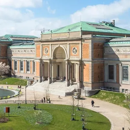 Authentic For 4 Guests 公寓