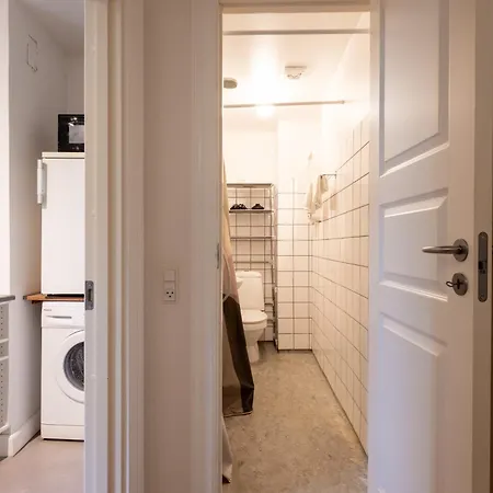 Authentic For 4 Guests דירה *