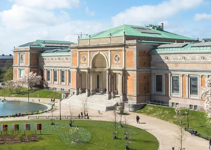 Authentic For 4 Guests Апартаменты